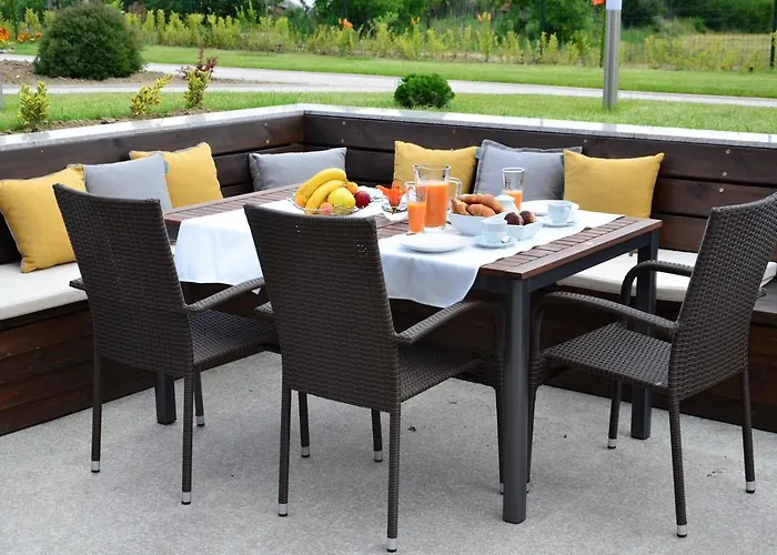 Fields בית הארחה 4*